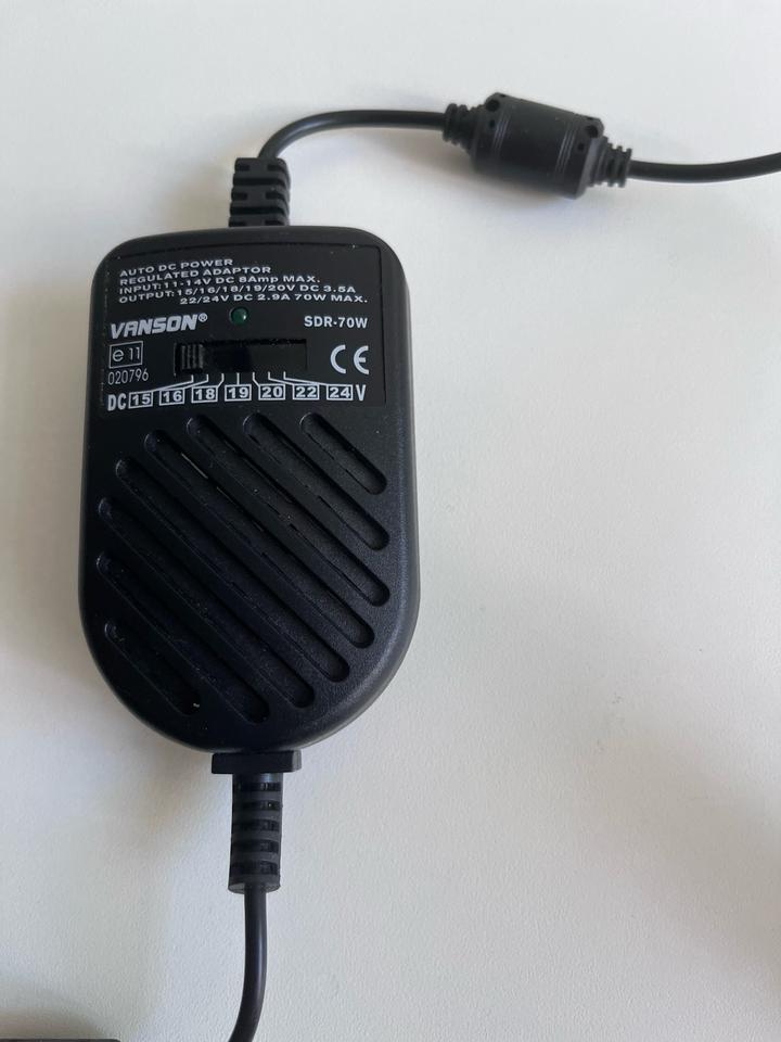 Универсальная зарядка для нетбуков и ноутбуков от прикуривателя Vanson SDR-70W