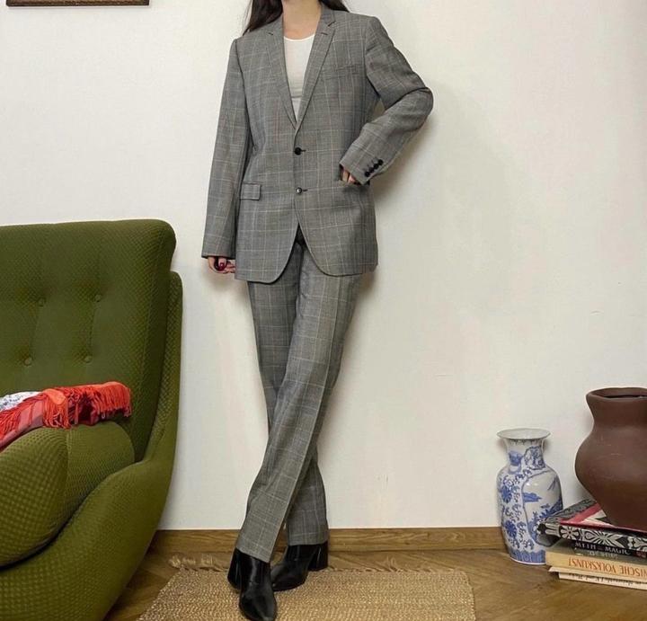 Брючный Костюм от D&G, оригинал. 100% шерсть