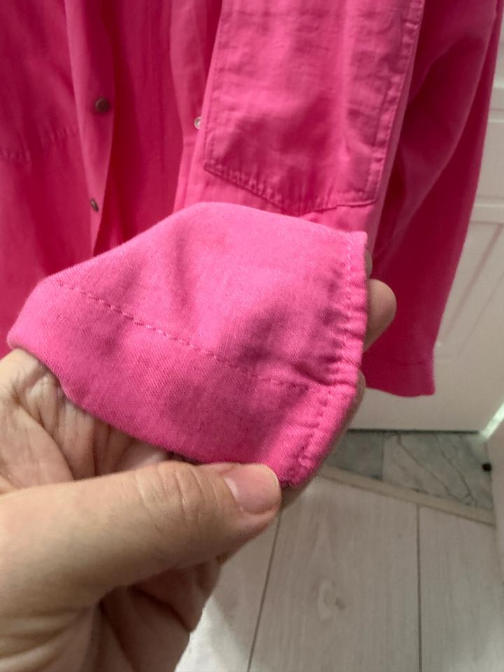 Розовая рубашка