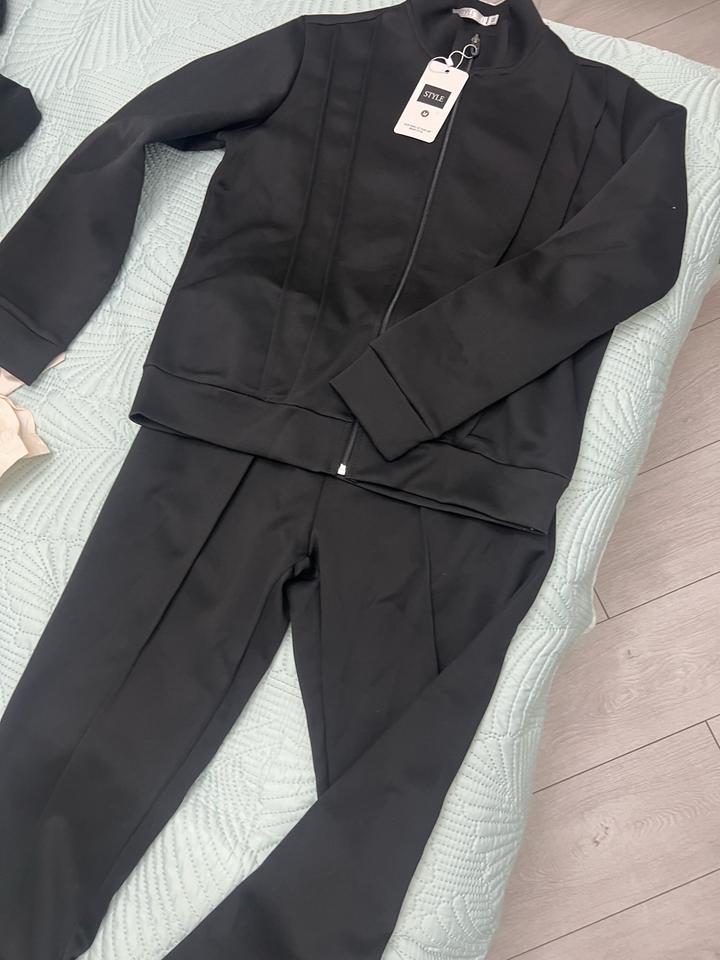 Спортивный костюм