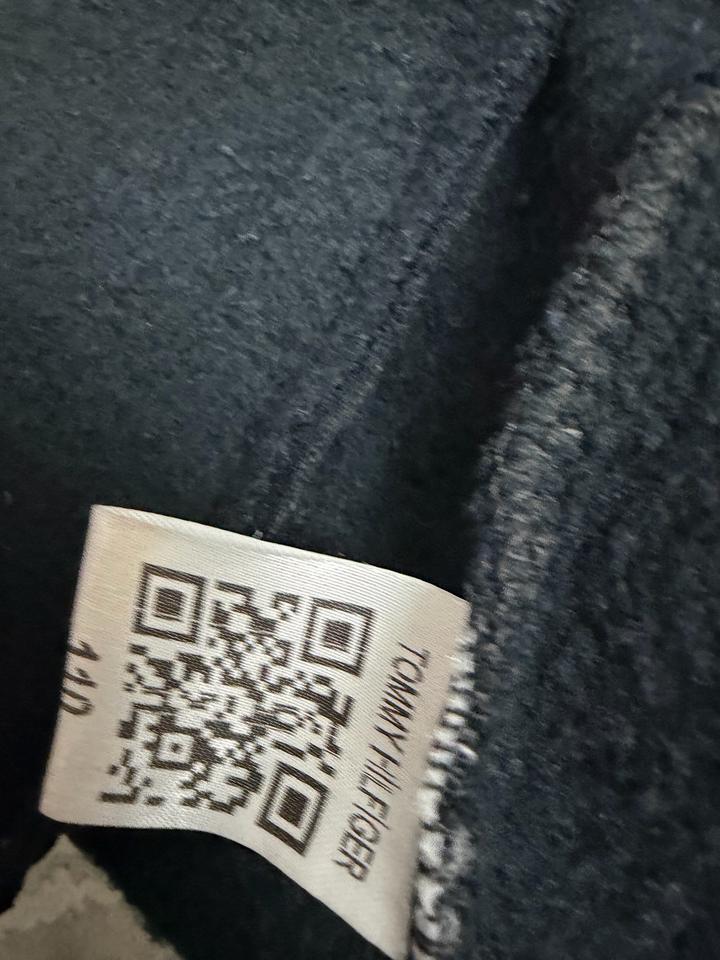 Толстовка от Tommy Hilfiger