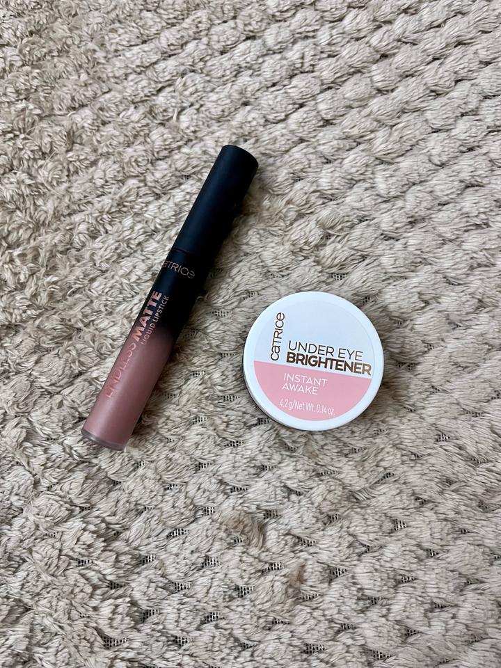 Матовая помада и консилер под глаза