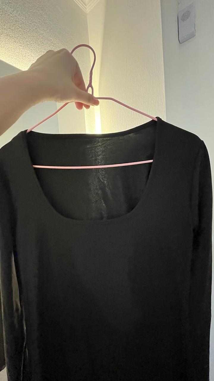 Новое черное платье с рукавами