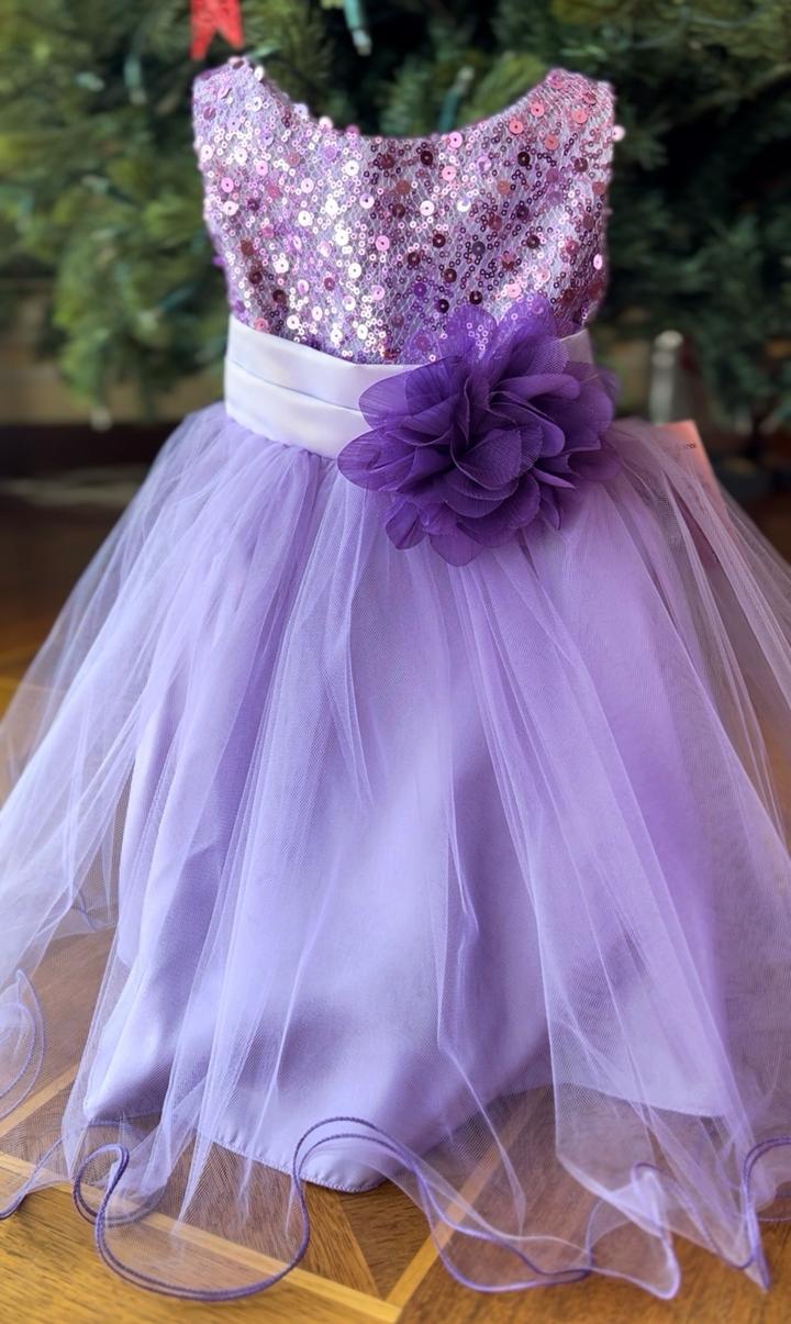 Новое нарядное платье для девочки