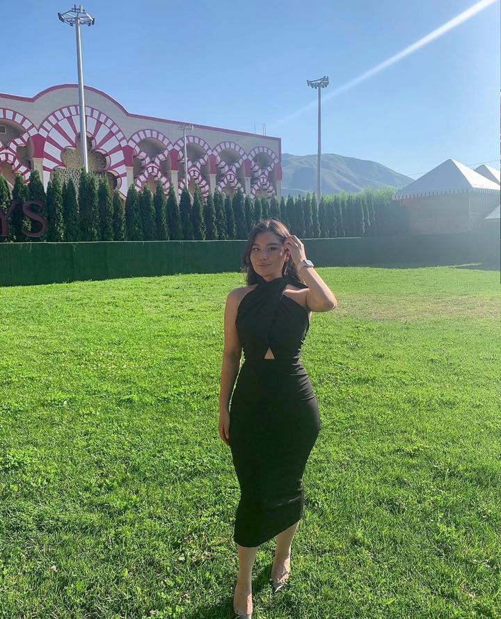 Черное платье