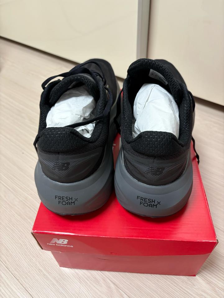 Продам кроссовки New Balance Fresh Foam X More V6 43.5-44
