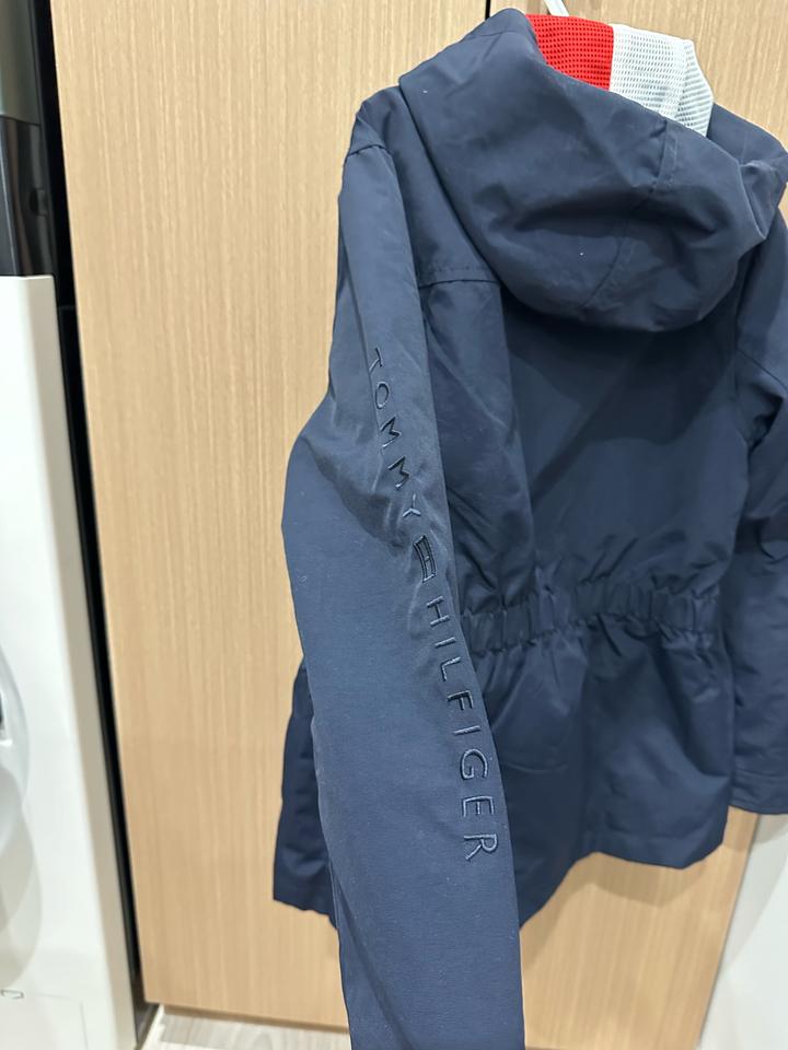 Ветровка Tommy Hilfiger , новая