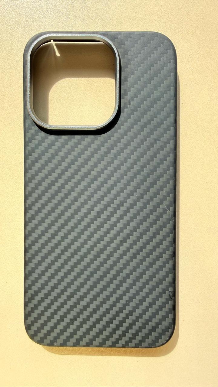 Тонкий чехол карбон IPhone 16Pro