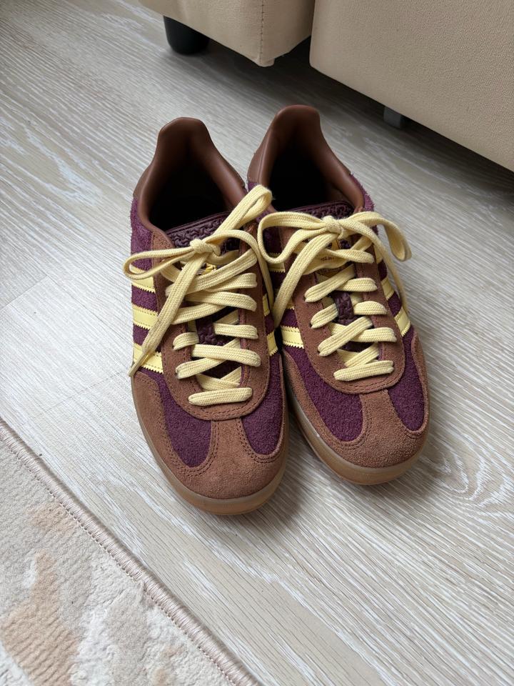 Кроссовки Adidas
