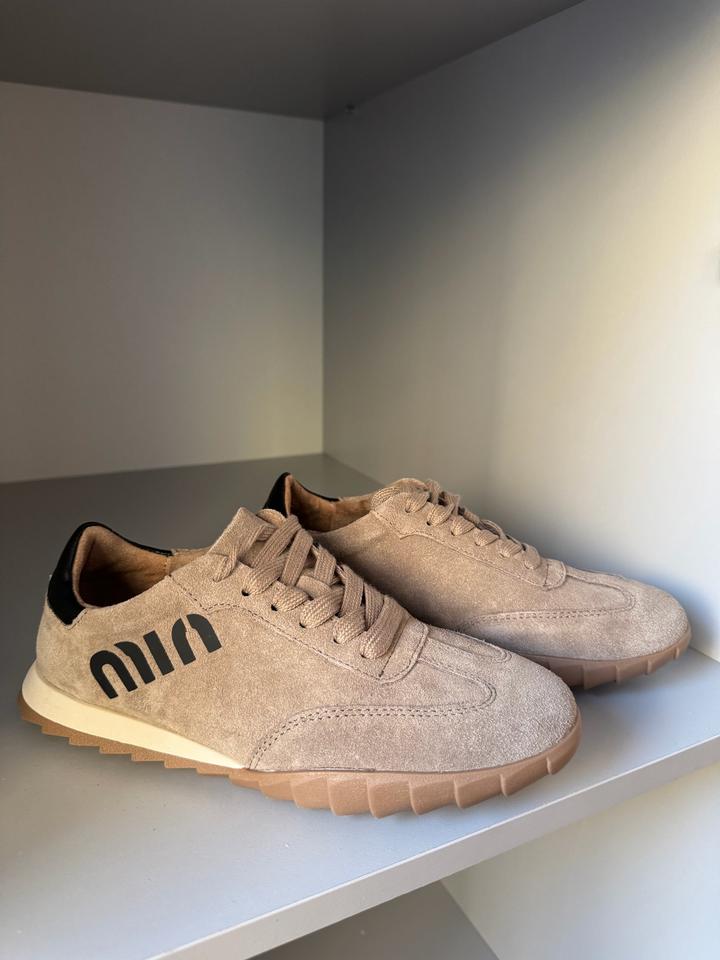 Обувь натуральная замша