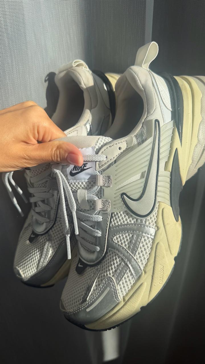 Nike кроссовки