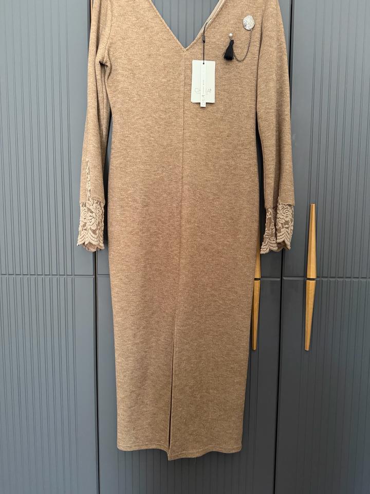 Платье коричневого цвета