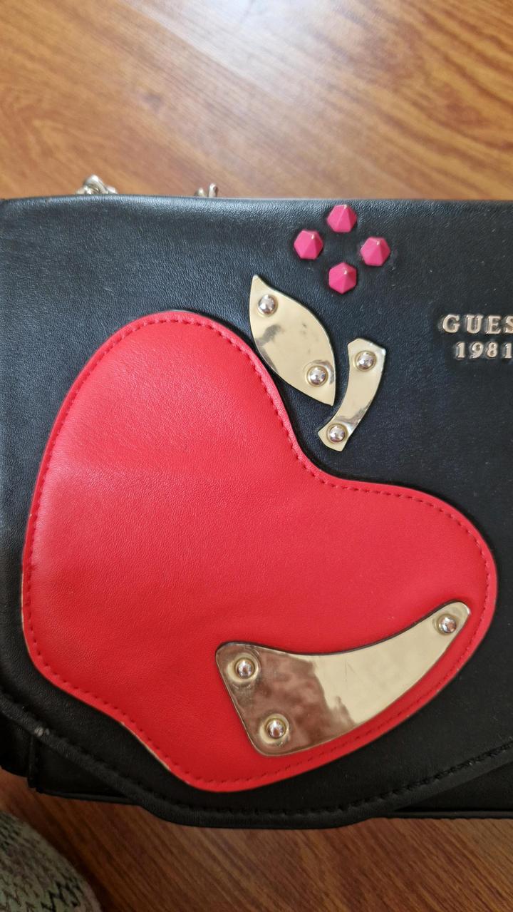 Сумка Guess