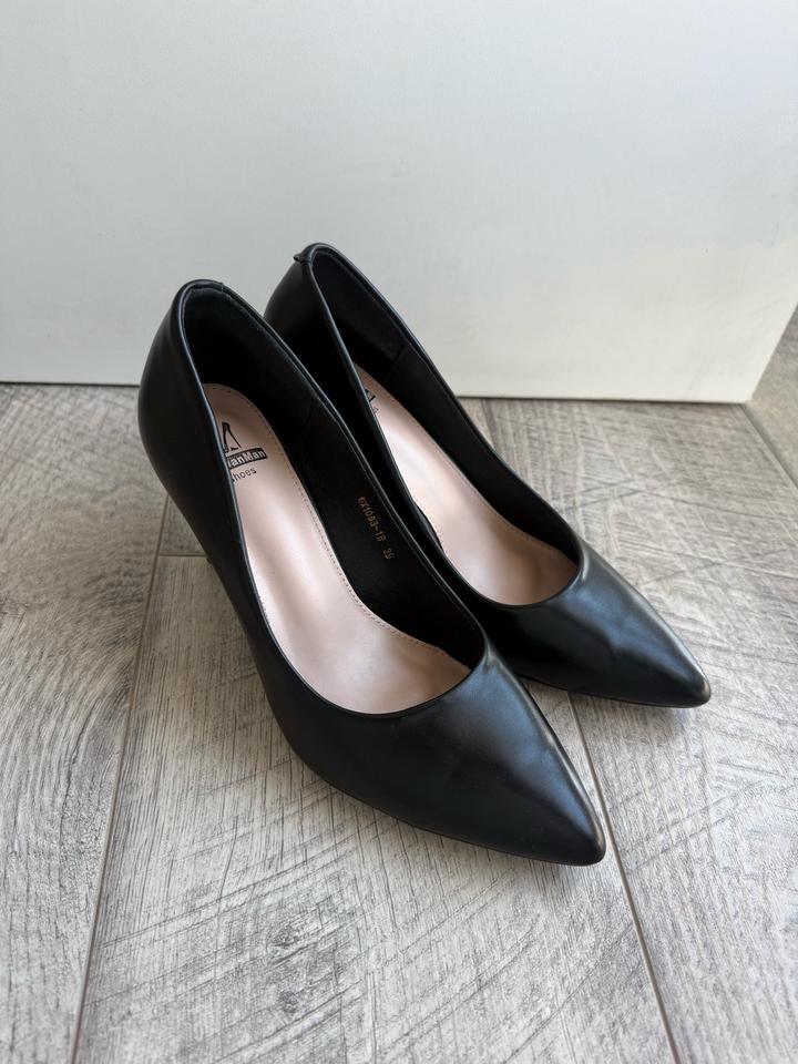 Черные туфли-лодочки