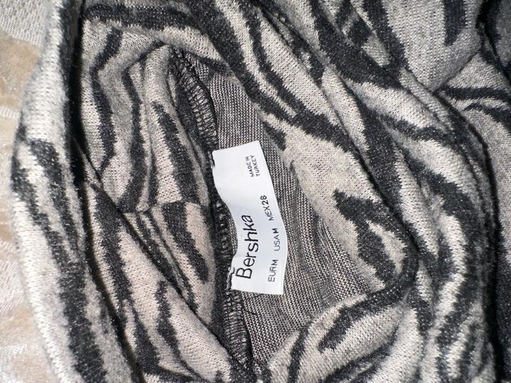 Леопардовое платье от Bershka.
