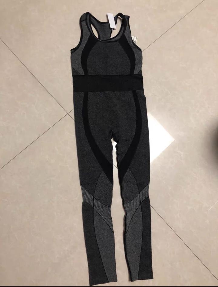 Спортивный комбинезон Oysho