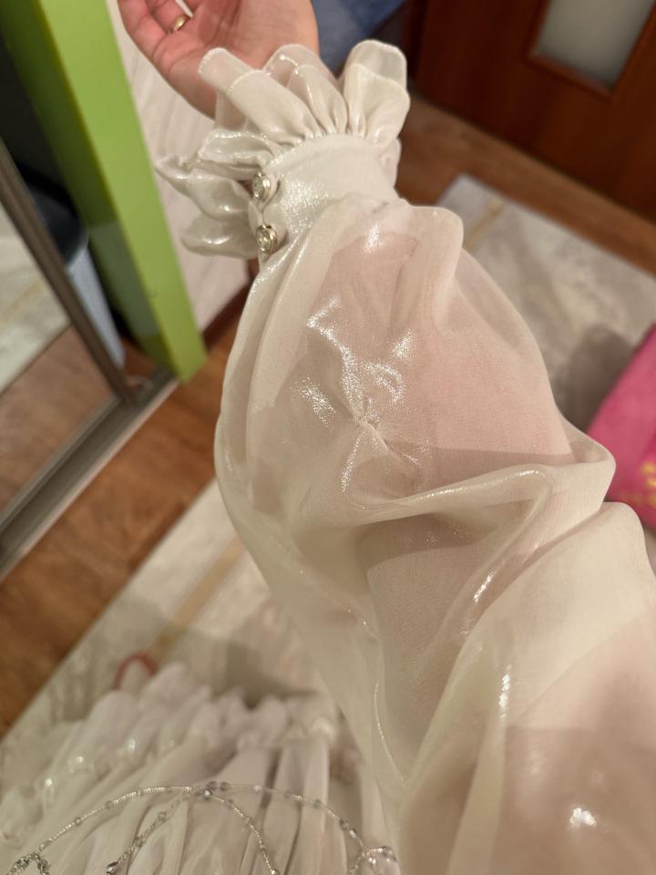 Белое платье