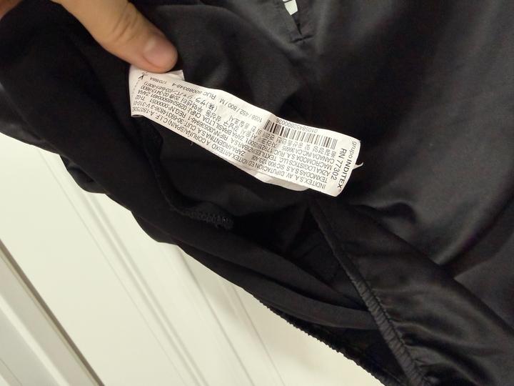 черный топ от Zara