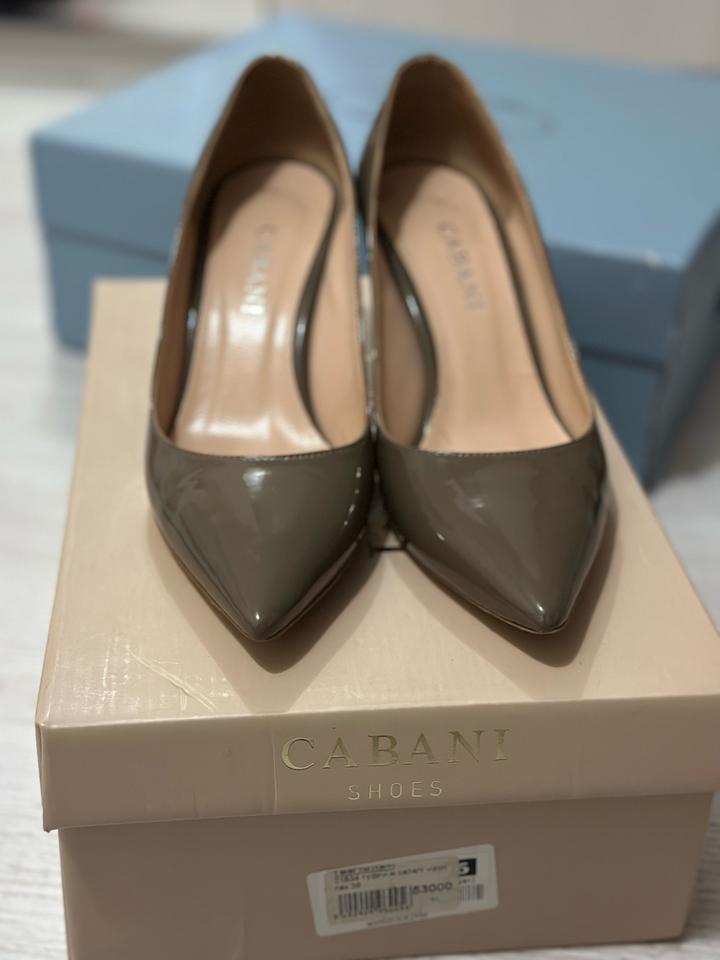 Лакированная поверхность — выглядит дорого и привлекает внимание