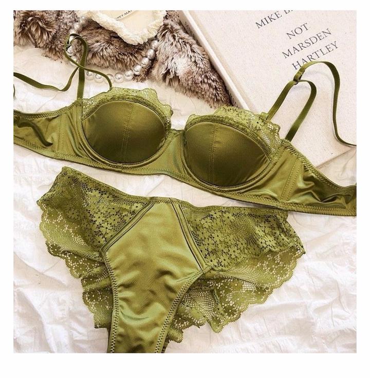 Комплект нижнего белья новый!