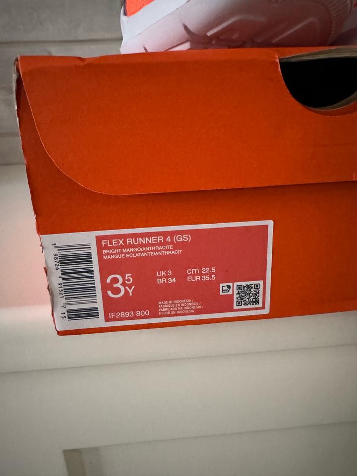 Летние кроссовки Nike