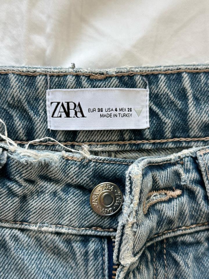 Джинсы Zara