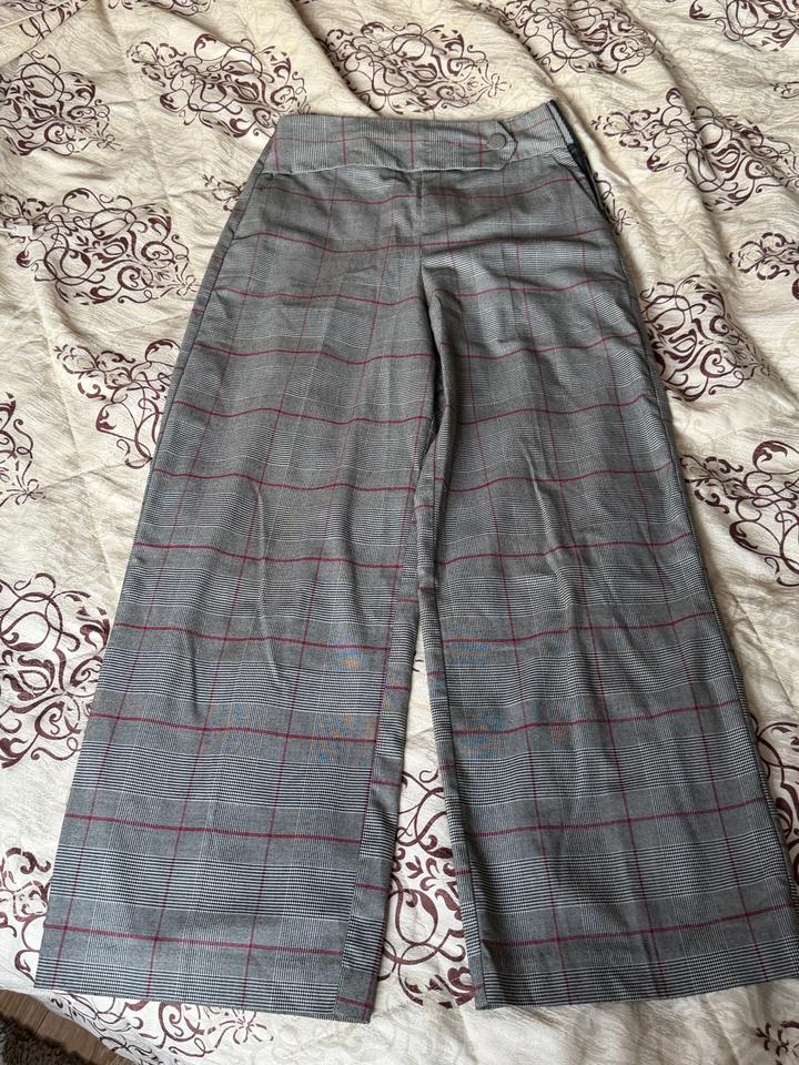 Серый костюм Zara