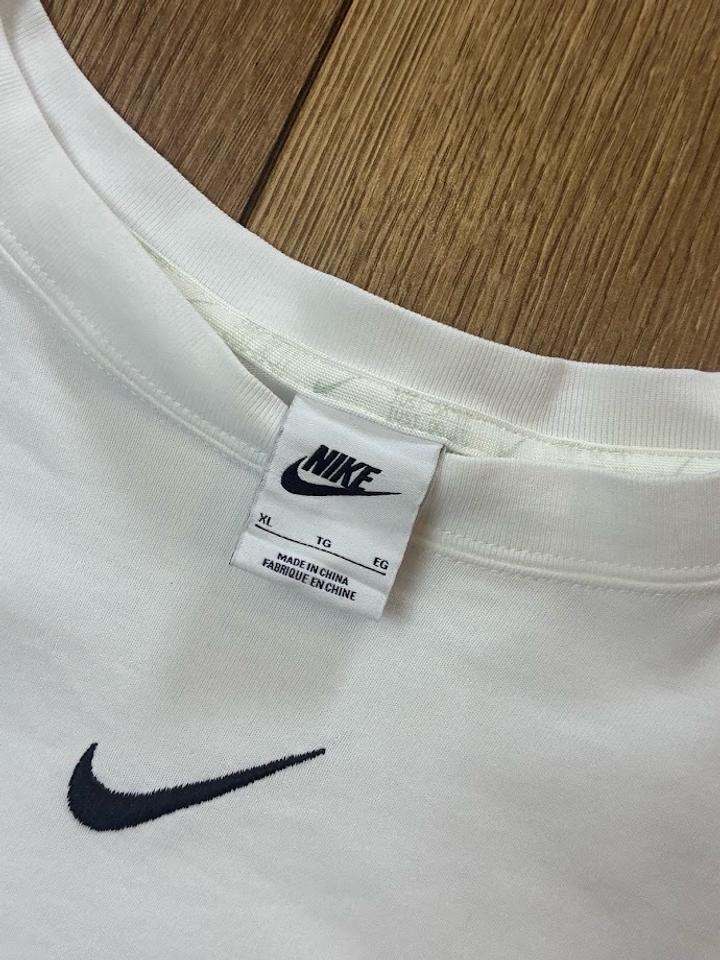 Nike T-shirt