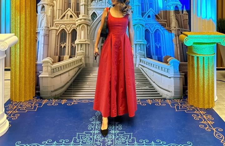 Платье в пол weeknd, на размер S. На рост 165-170