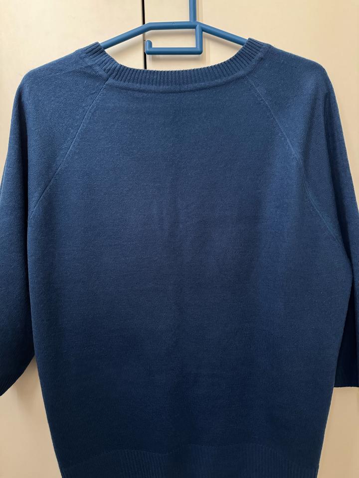 Синяя кофта