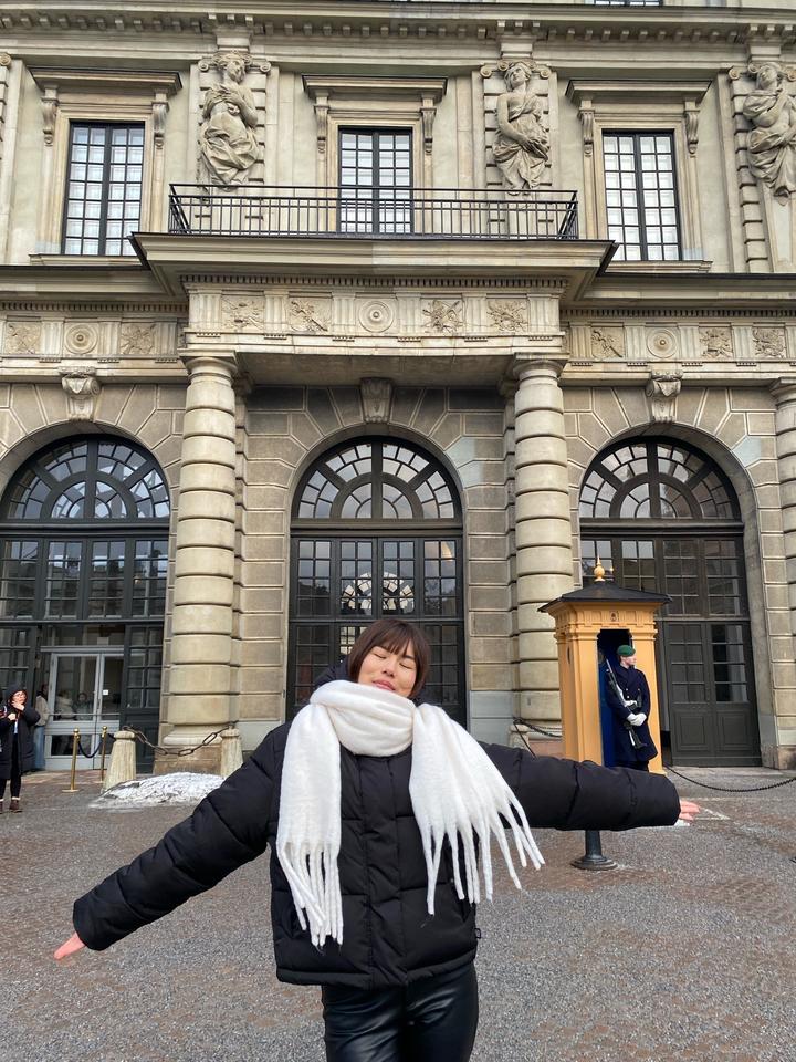 Белый шарф Stradivarius