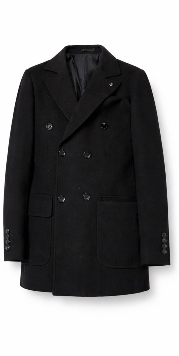 Черное пальто