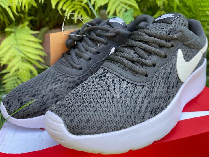 Кроссовки Nike Tanjun