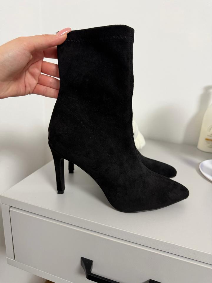 Черные ботильоны