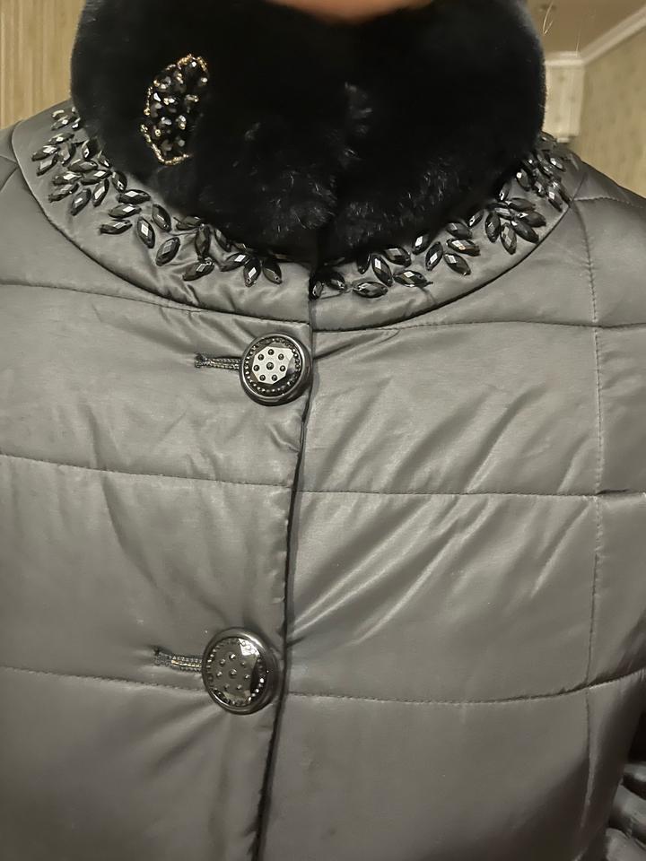 Стильная куртка 48 р верблюжка .15000