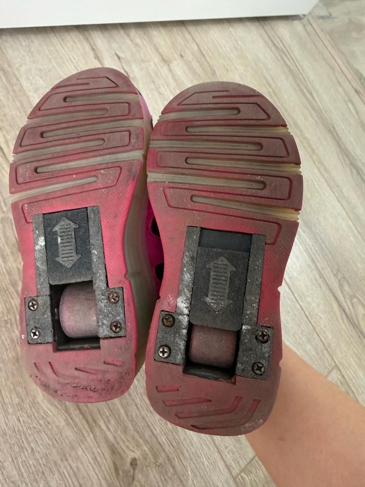 Кроссовки роликовые