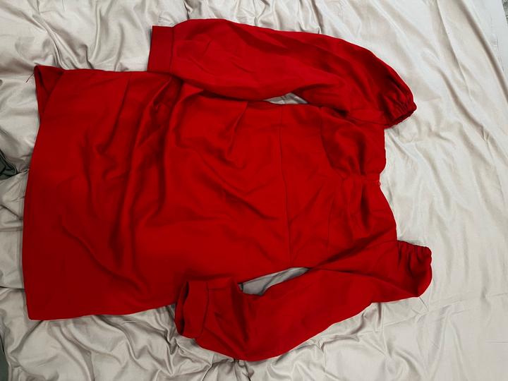 Шикарное красное платье