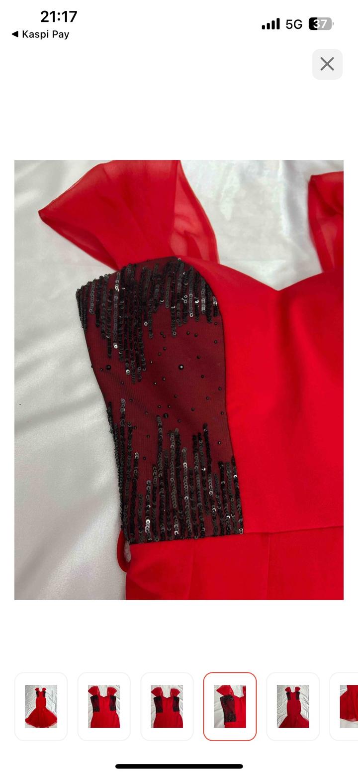 Платье рыбка красного цвета