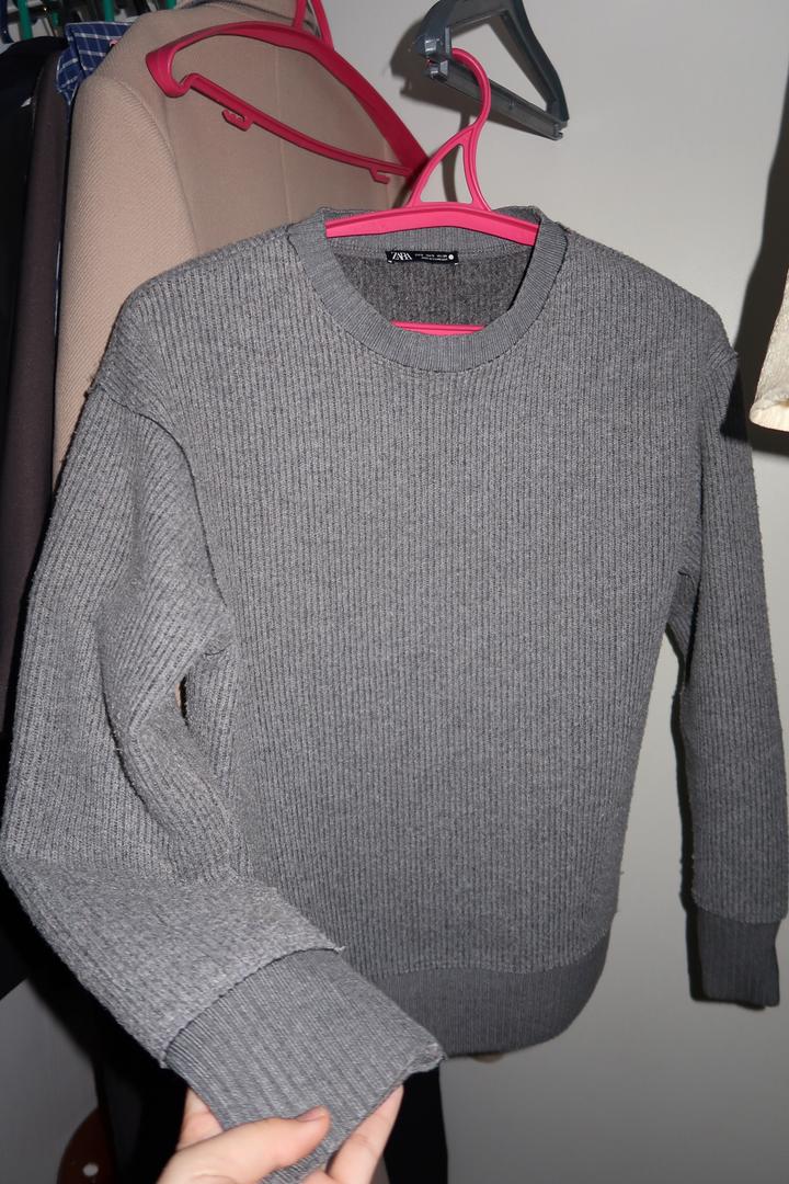 Свитер zara.