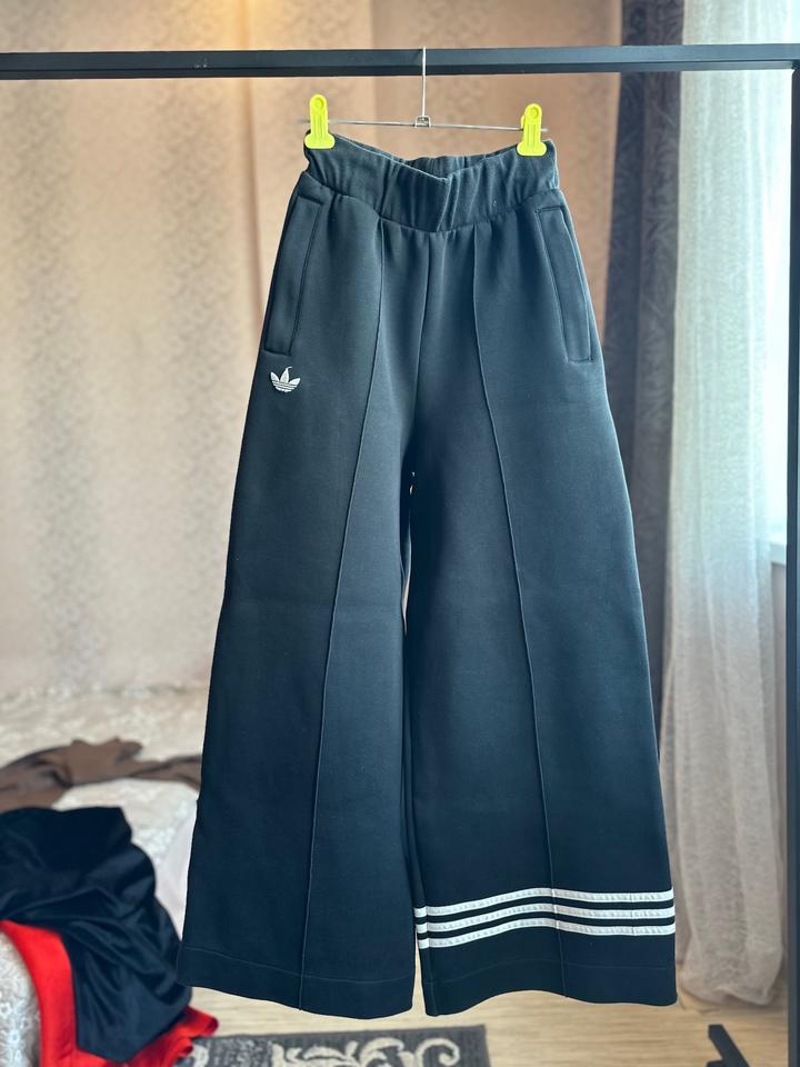 Черные брюки Adidas