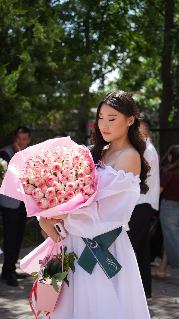 Белое платье на выпускной