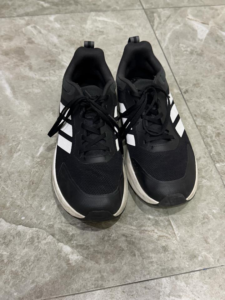 кроссовки adidas
