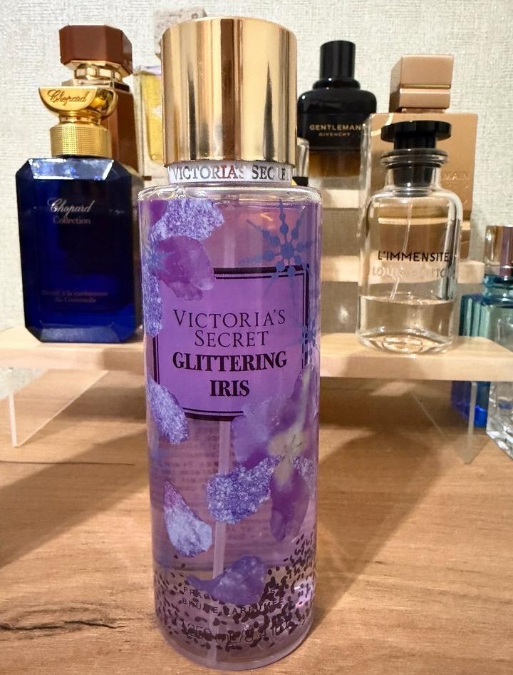парфюмированный спрей для тела Victoria's Secret Glittering Iris