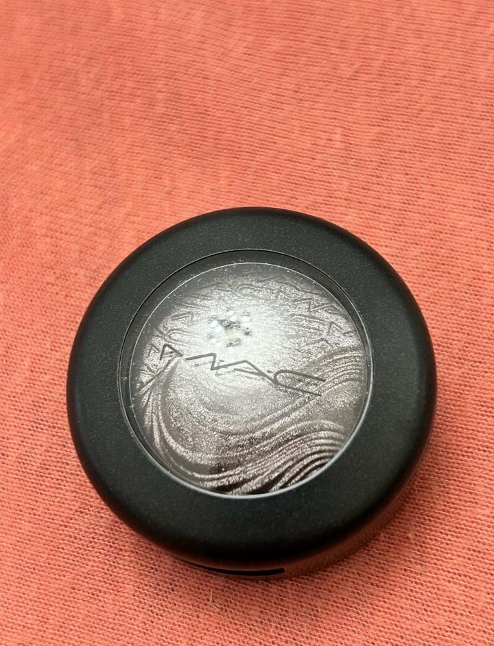 MAC тени