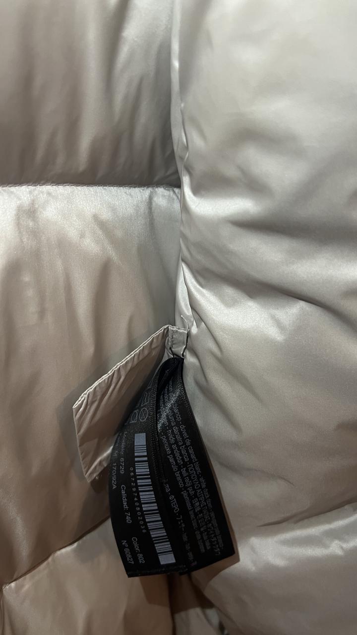 Пуховик Massimo Dutti.