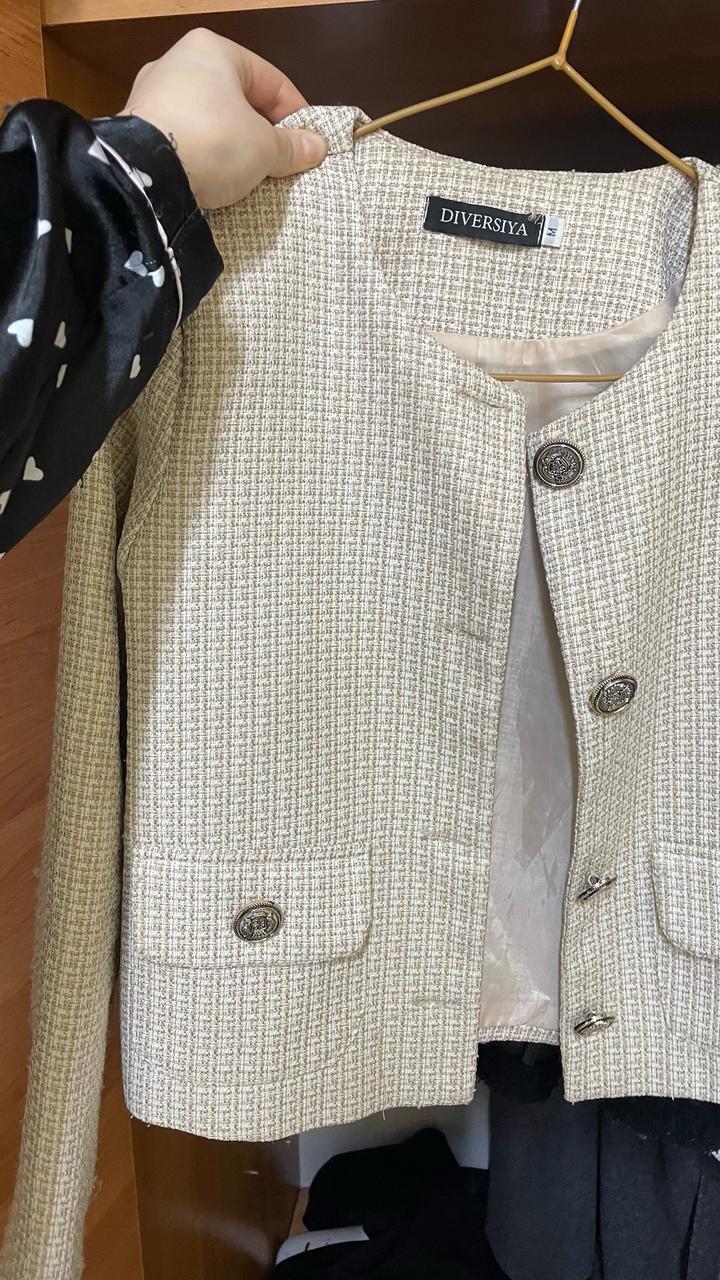 Пиджак бежевый