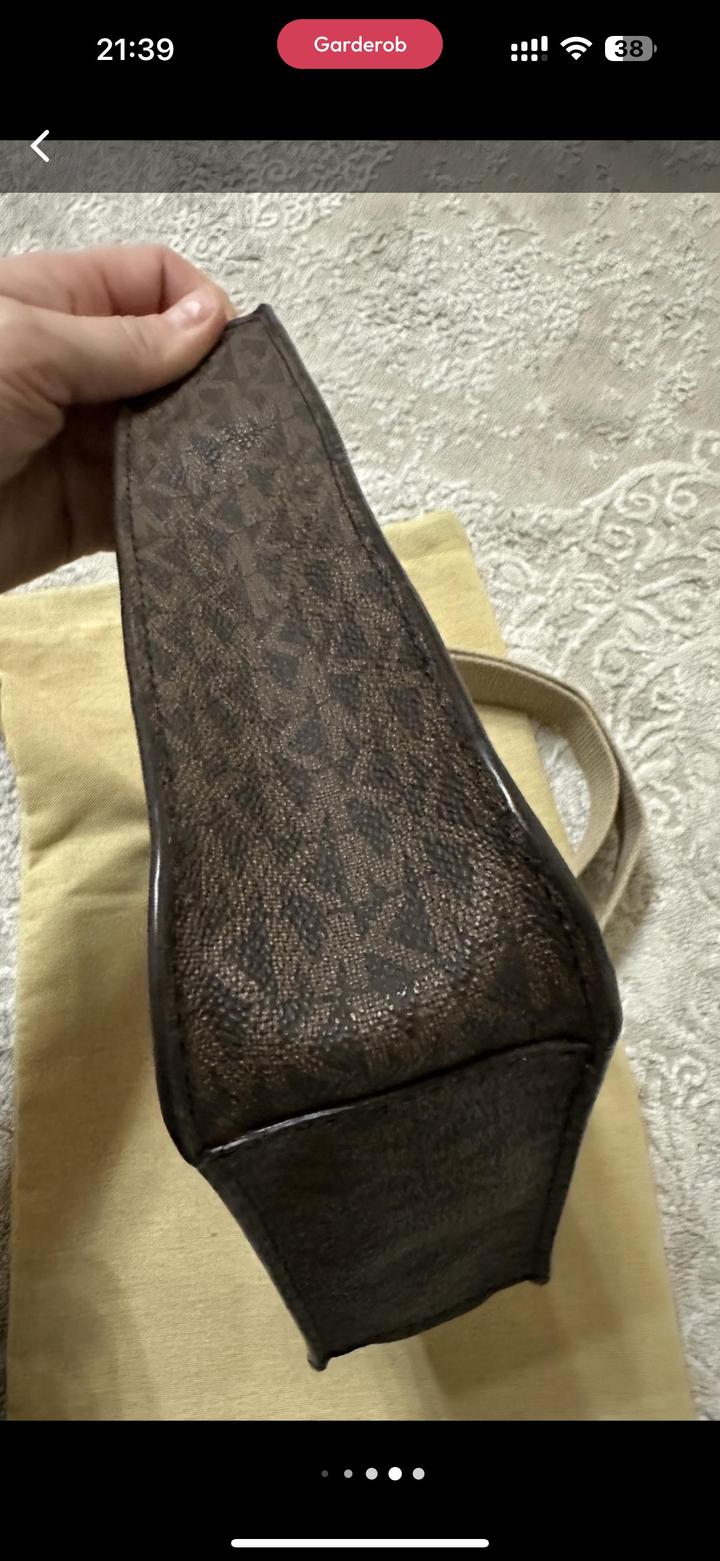 Оригинал в идеальном состоянии, заказ с офиц магазина