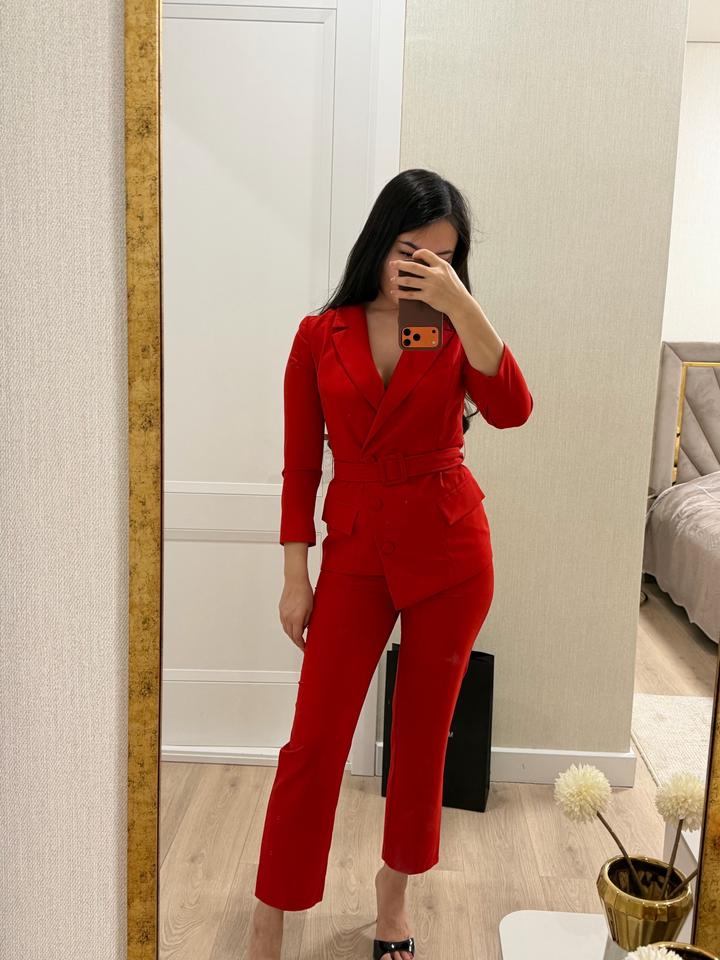 Красный брючный костюм Lichi