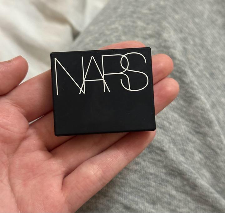 румяна nars behave