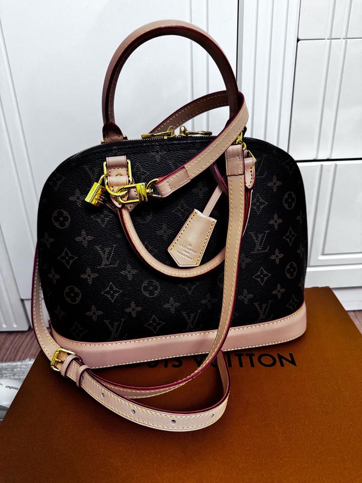 Стильная и элегантная сумка от Louis Vuitton.
